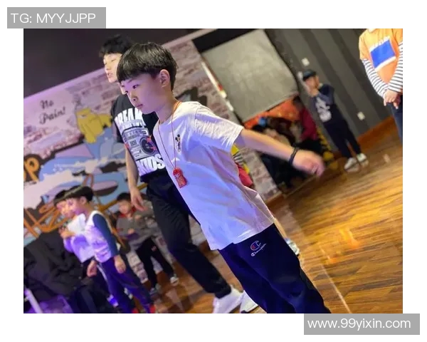 重庆街舞队的力量与魅力探讨：街舞文化在城市中的崛起与影响